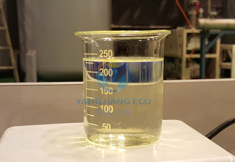 1710987269182700.jpg 基础油油样.jpg